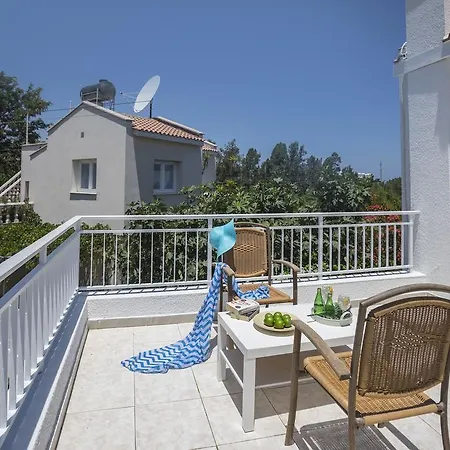 Delphini Villa *